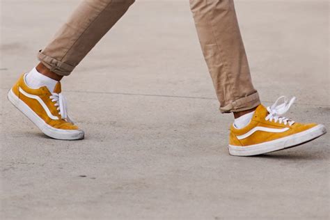 Sneakers richtig kombinieren: So matchen wir Sportschuhe und 